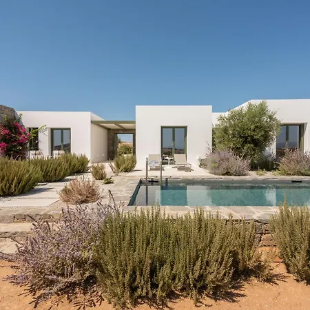 Ampelas 4br Villa, Private Pool, To Ktima Paros ナウサ